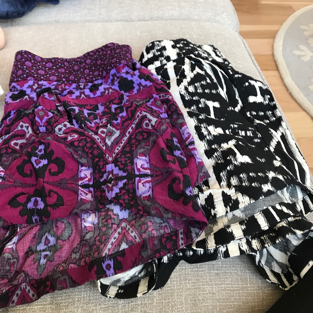 2 Pairs of tribal print shorts Express